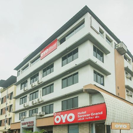 Oyo Hotel Sarovar Grand Kalamboli Exterior photo