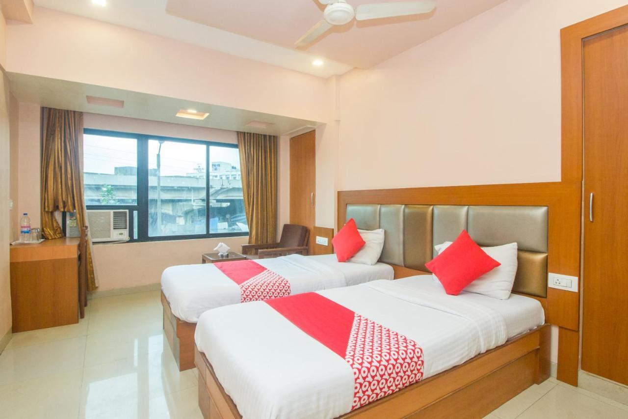 Oyo Hotel Sarovar Grand Kalamboli Exterior photo
